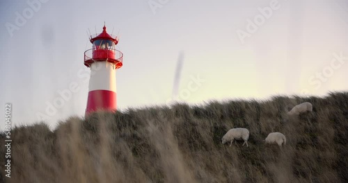 Leuchtturm in den Dünen auf der Insel Sylt, Slowmotion