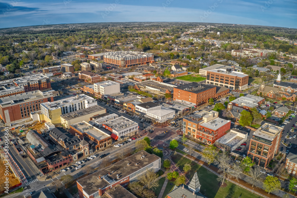 Aerial View of the Town and University of Auburn, Alabama - obrazy, fototapety, plakaty 