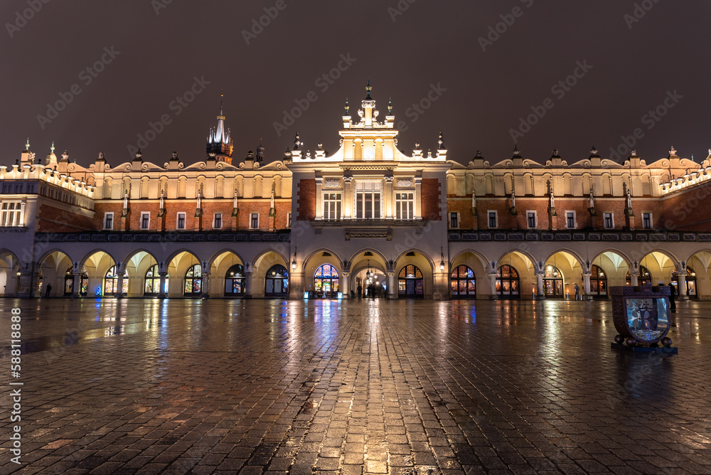Sukienice na rynku głównym w Krakowie / Cloth Hall on the main square in Krakow