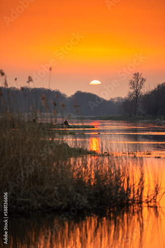 Zach  d s  o  ca nad rzek   Odr     Sunset over the Oder River