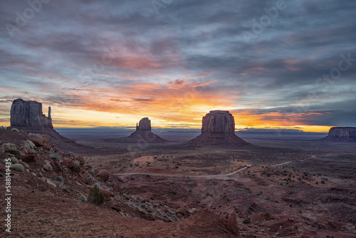 Sunrise - Monument Valley