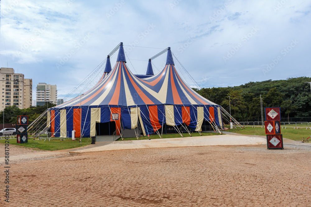 Grande Lona - SAO PAULO, SP, BRAZIL - MARCH 04, 2023: Big circus tent of Mundo do Circo SP at Parque da Juventude, where the free circus shows take place. Grande Lona - SAO PAULO, SP, BRAZIL - MARCH 04, 2023: Big circus tent of Mundo do Circo SP at Parque da Juventude, where the free circus shows take place.