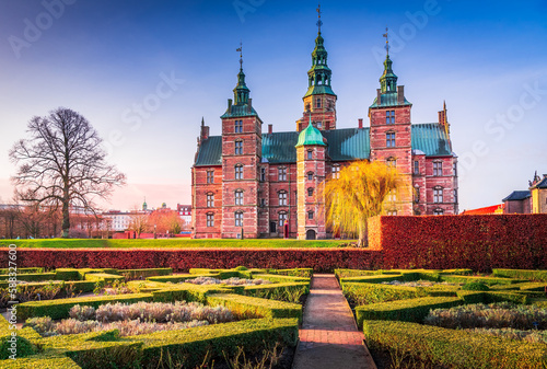 Obraz na płótnie Copenhagen, Denmark. Rosenborg Slot, winter sunrise. w salonie