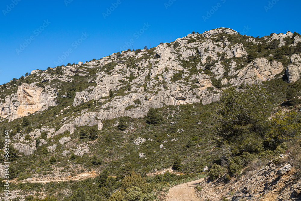 the Etoile chain, mountain separating Marseille from Aix-en-Provence the Etoile chain, mountain separating Marseille from Aix-en-Provence