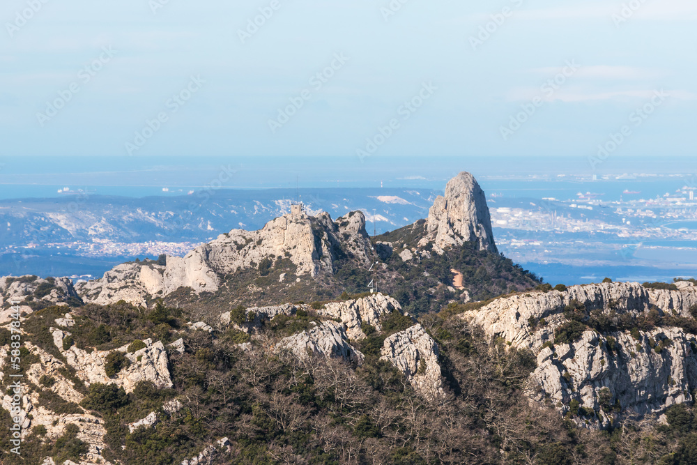 Naklejka premium the Etoile chain, mountain separating Marseille from Aix-en-Provence