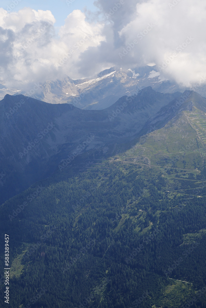 Obraz premium The view from Zitterauer Tisch mountain, Bad Gastein, Austria