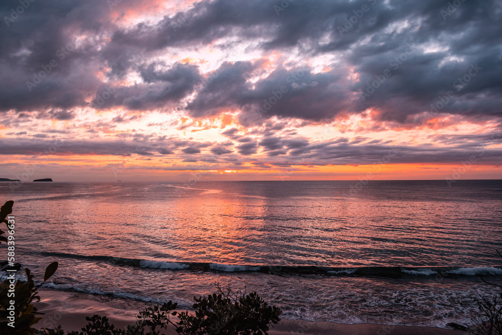 Fototapeta premium sunrise on the beach