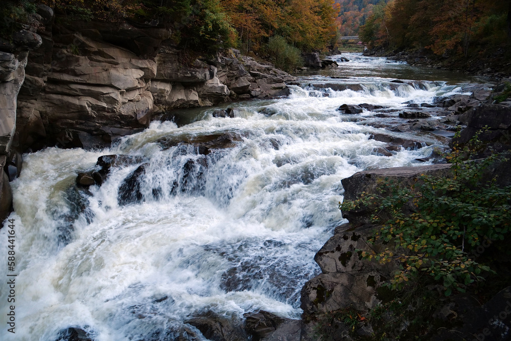 Obraz premium Beautiful powerful Probiy waterfall, Prut river, Yaremche city, Ukraine
