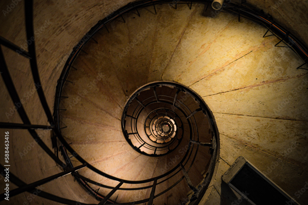Fototapeta premium Spiral into the Crypt 