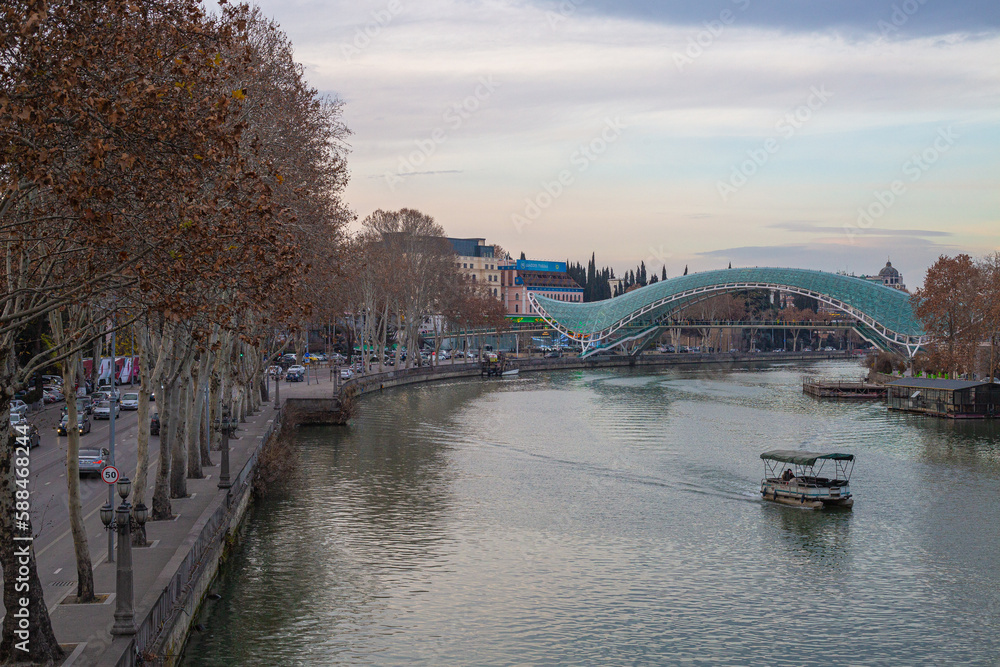 Fototapeta premium bridge over the river