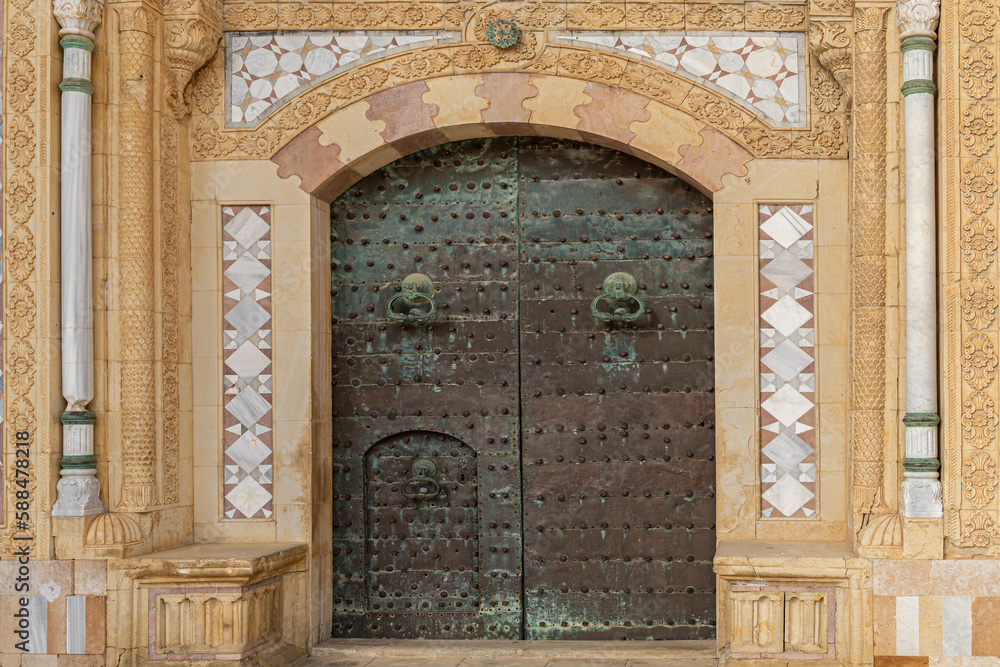 Obraz premium Beiteddine Palace entrance door, Mount Lebanon Governorate, Beit ed-Dine, Lebanon