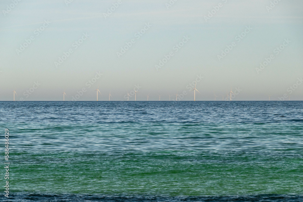 Obraz premium Impianto eolico nel mare del Nord