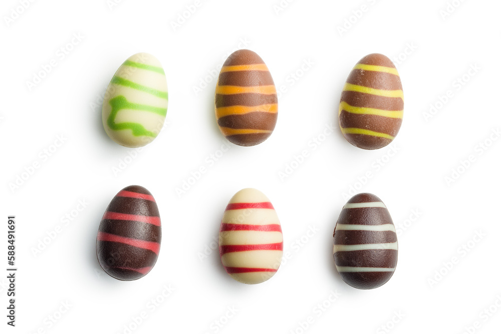 Obraz premium Chocolate easter eggs isolated on white background.