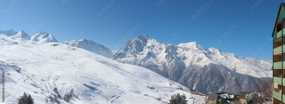 Occitanie - Hautes-Pyrénées - Peyragudes - Panorama hivernal