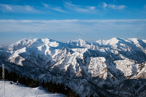 朝の冬山