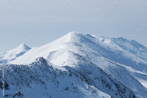 朝の冬山