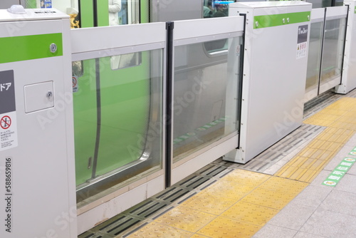 山手線ホームドア