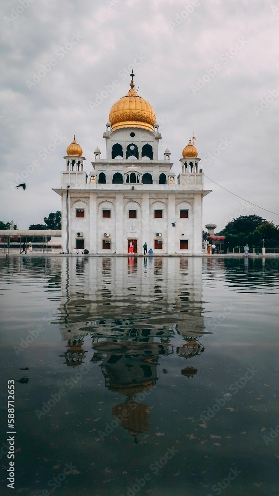 Fototapeta premium Nanak Piao Sahib, Gurudwara, sarovar, water pond