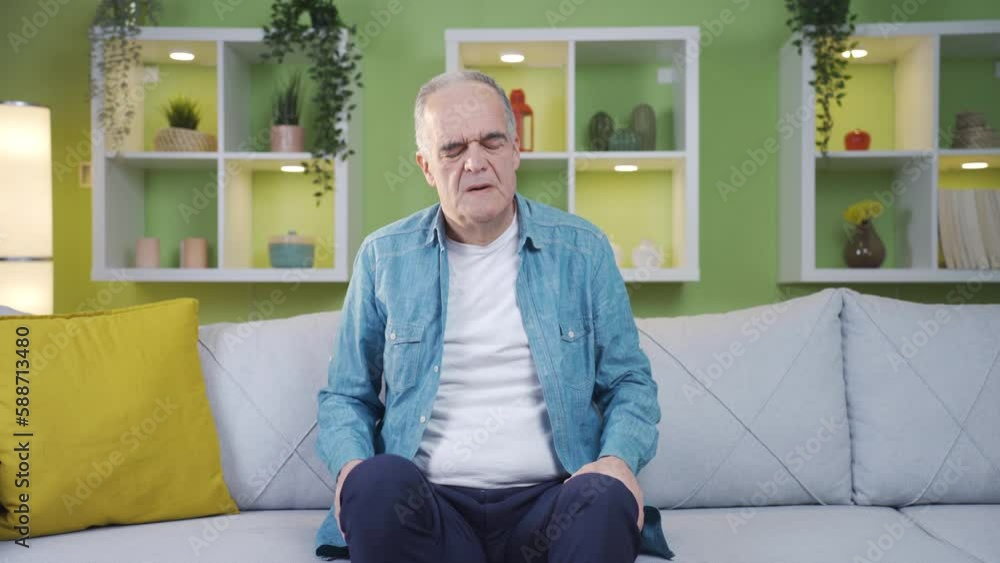 Old man tired of being alone.
The old man is tired of loneliness and is depressed.
Old man tired of being alone.
The old man is tired of loneliness and is depressed.