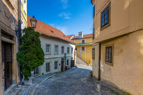 Canvas Print old and new architecture on the streets of bratislava in slovakia