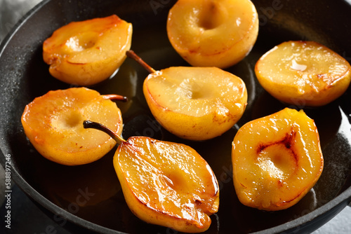 Vanilla poached pears