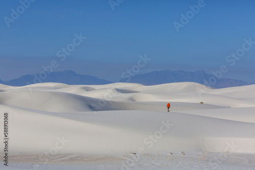 Hike in White sand dunes