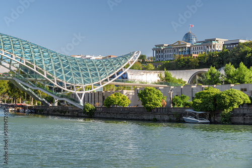 Canvas Print The Bridge of Peace and the Ceremonial Palace of Georgia
