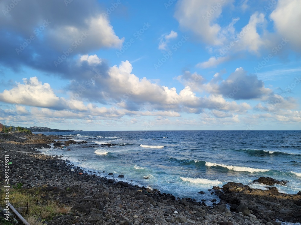 하늘과 바다 청량함 파랑색 힐링 자연 배경