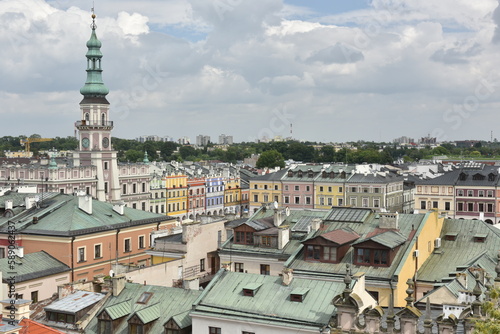 Dachy w mieście Zamość w Polsce