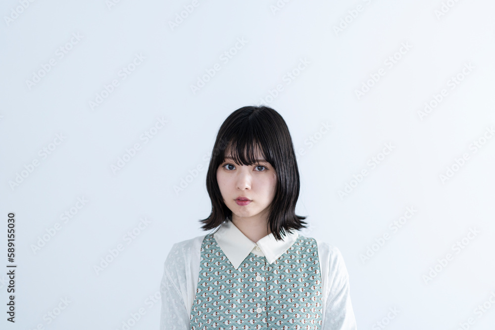 ショートヘアの女性 ショートヘアの女性