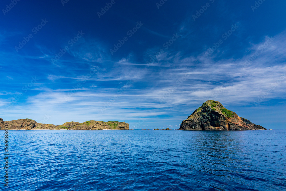 Fototapeta premium 小笠原 夏の海 ケータ列島嫁島 マグロ穴
