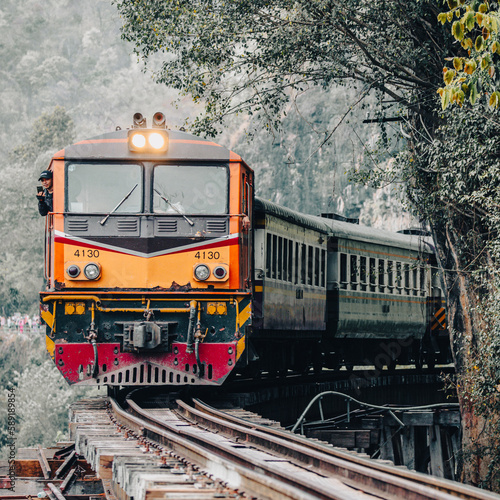 Le train de la mort à Kanchanaburi, Thailande