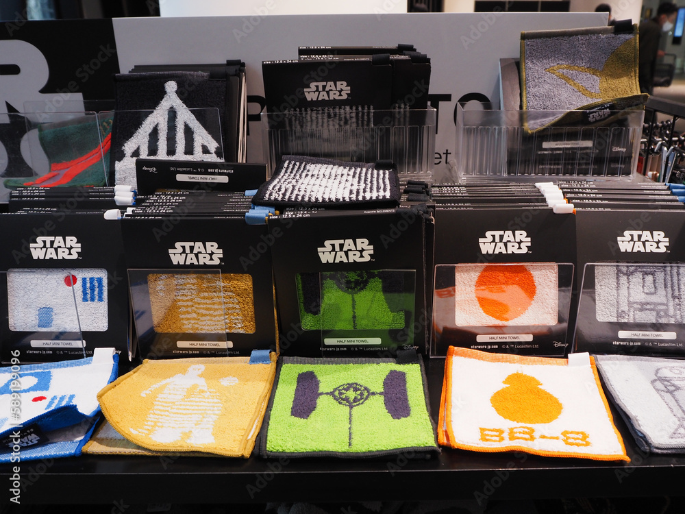 Obraz premium TOKYO, JAPAN - April 5, 2023: Star Wars mini towels in a Star Wars Mandalorian pop-up store in Tokyu Plaza shopping center.