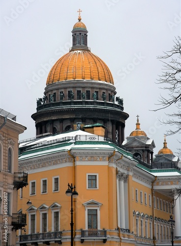 Obraz na płótnie The dome of the Saint Isaacs cathedral in Saint-Petersburg, Russia. w salonie