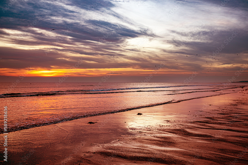 Obraz premium Seaton Carew beach, northeast England, sunrise, UK