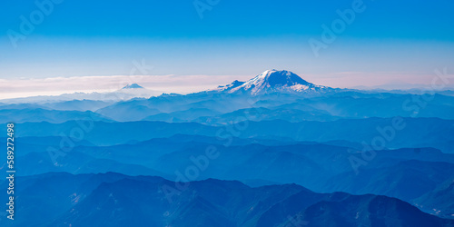 An aerial view of Mount Rainier near Seattle, Washington, USA. © Kirk Hewlett