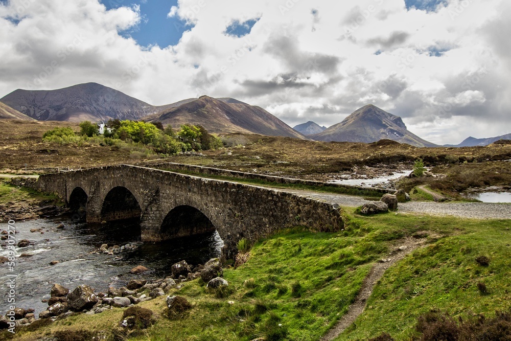 Naklejka premium Pont de Sligachan