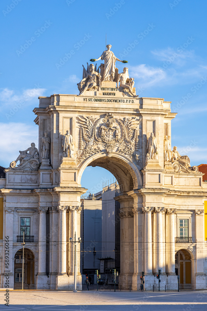 Arco da Rua Augusta, the triumphal arch on Praça do Comércio (commerce square) , Lisbon, Portugal
