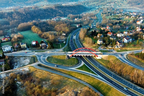 Photos Zakopianka o poranku z drona - ludzie jadą do pracy