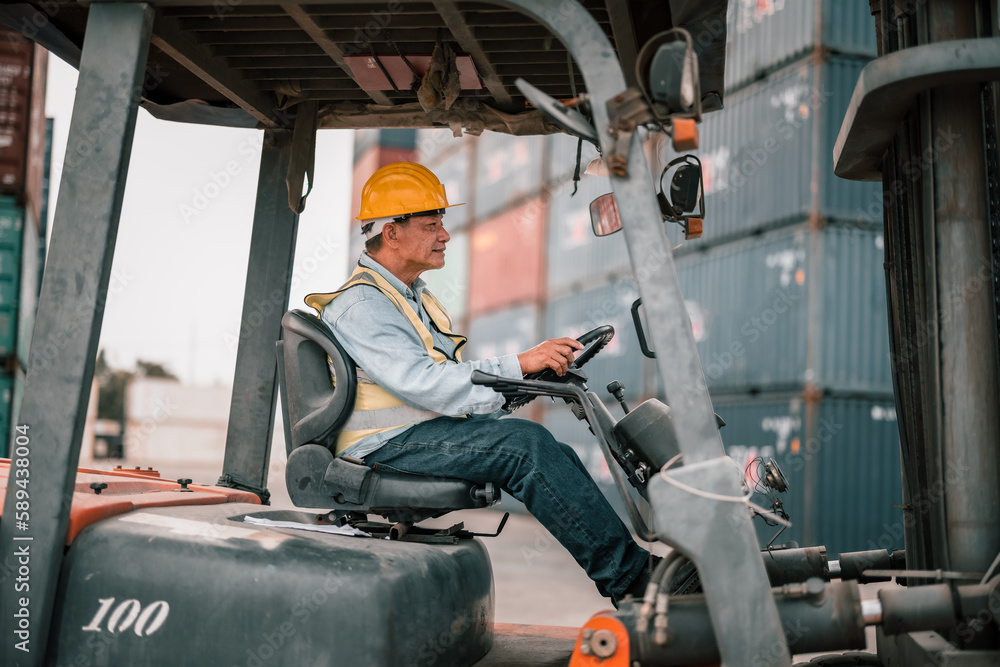 Senior container controllers navigate and drive folklift to transfer, deliver and drop-off merchandise. An equitable work environment in which employees of various ages feel included and valued.