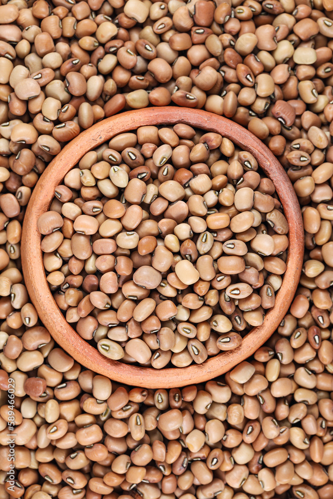 Brown cowpeas (Yunakesa Brown Crowder Cowpea, Dixie Lee Pea), Brown crowder peas in Pottery Brown cowpeas (Yunakesa Brown Crowder Cowpea, Dixie Lee Pea), Brown crowder peas in Pottery