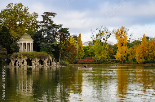 Lake in the Bois de Vincennes park, Paris, France
