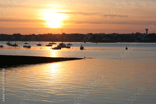 Foto Coucher de soleil sur la rade de Lorient, vue prise à partir de Port-Louis (Bret