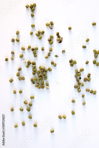 Mung beans isolated on white background © binimin