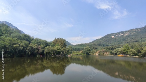 lake in the mountains © 崔文超 崔文超
