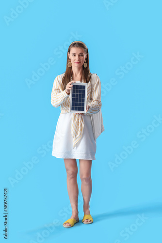 Pretty young woman with por...