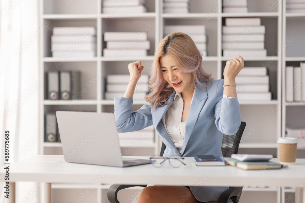 Excited happy woman looking at the laptop computer screen, celebrating an online win, overjoyed young asian female screaming with joy, isolated over a white blur background
Excited happy woman looking at the laptop computer screen, celebrating an online win, overjoyed young asian female screaming with joy, isolated over a white blur background