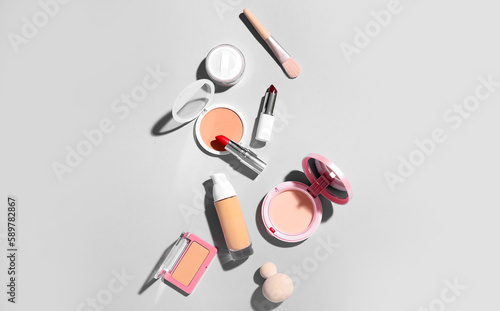 Decorative cosmetics with m...