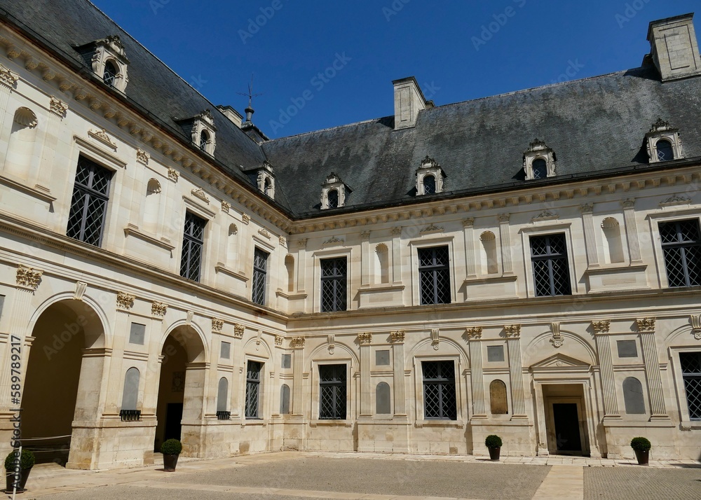 La cour intérieure du château d’Ancy le Franc