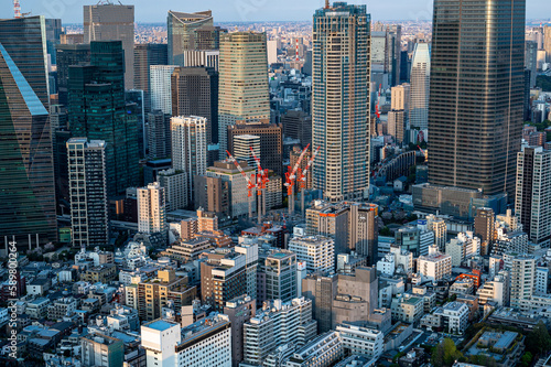 建設工事途中の高層ビル